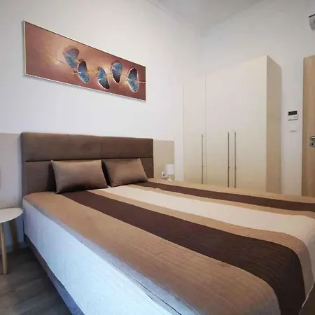 In - Balaton 51094 Apartman Siófok