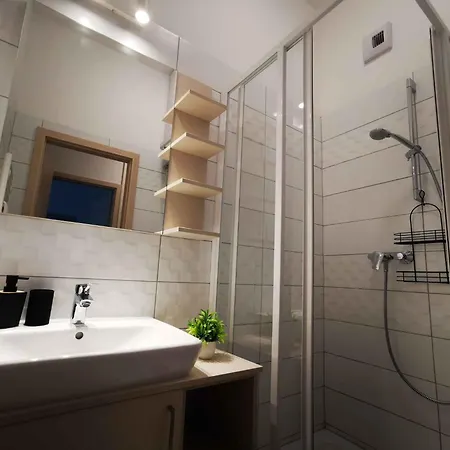 In - Balaton 51094 Апартаменты *